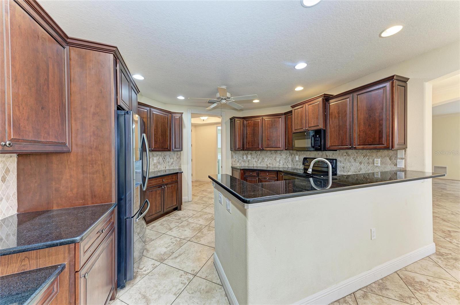 5200 MANORWOOD DR #2D