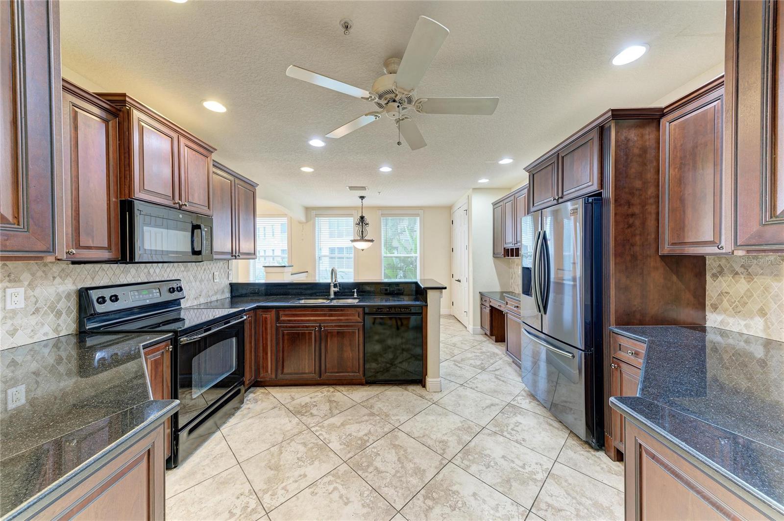 5200 MANORWOOD DR #2D