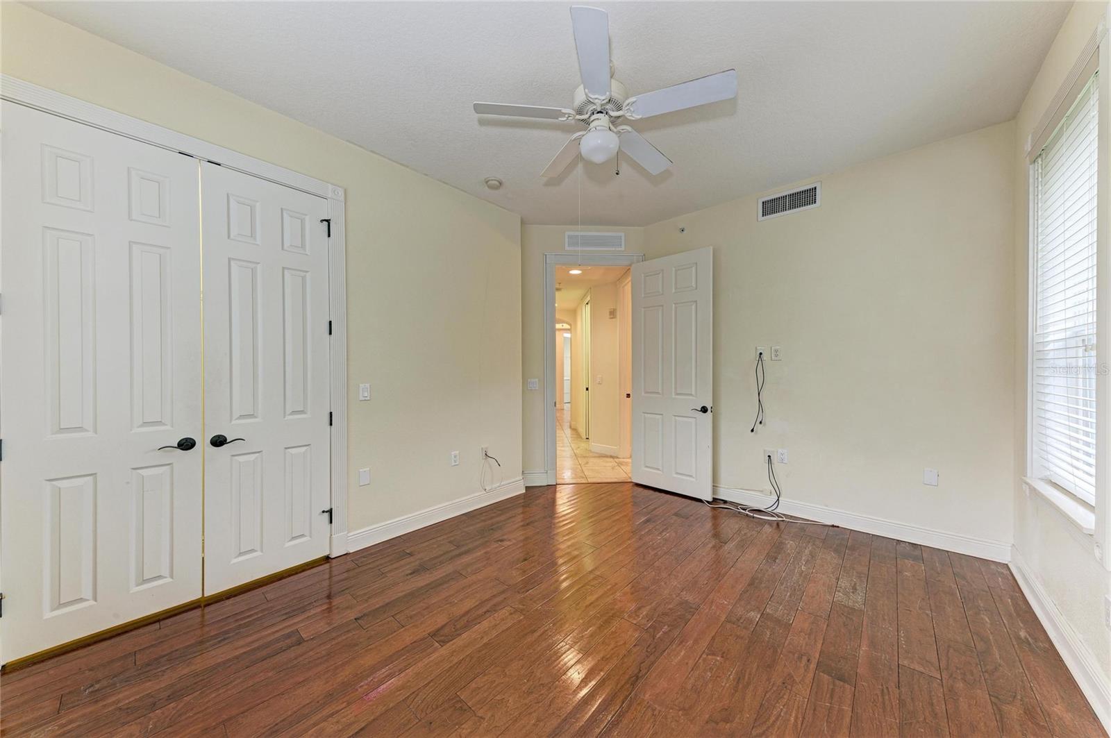 5200 MANORWOOD DR #2D