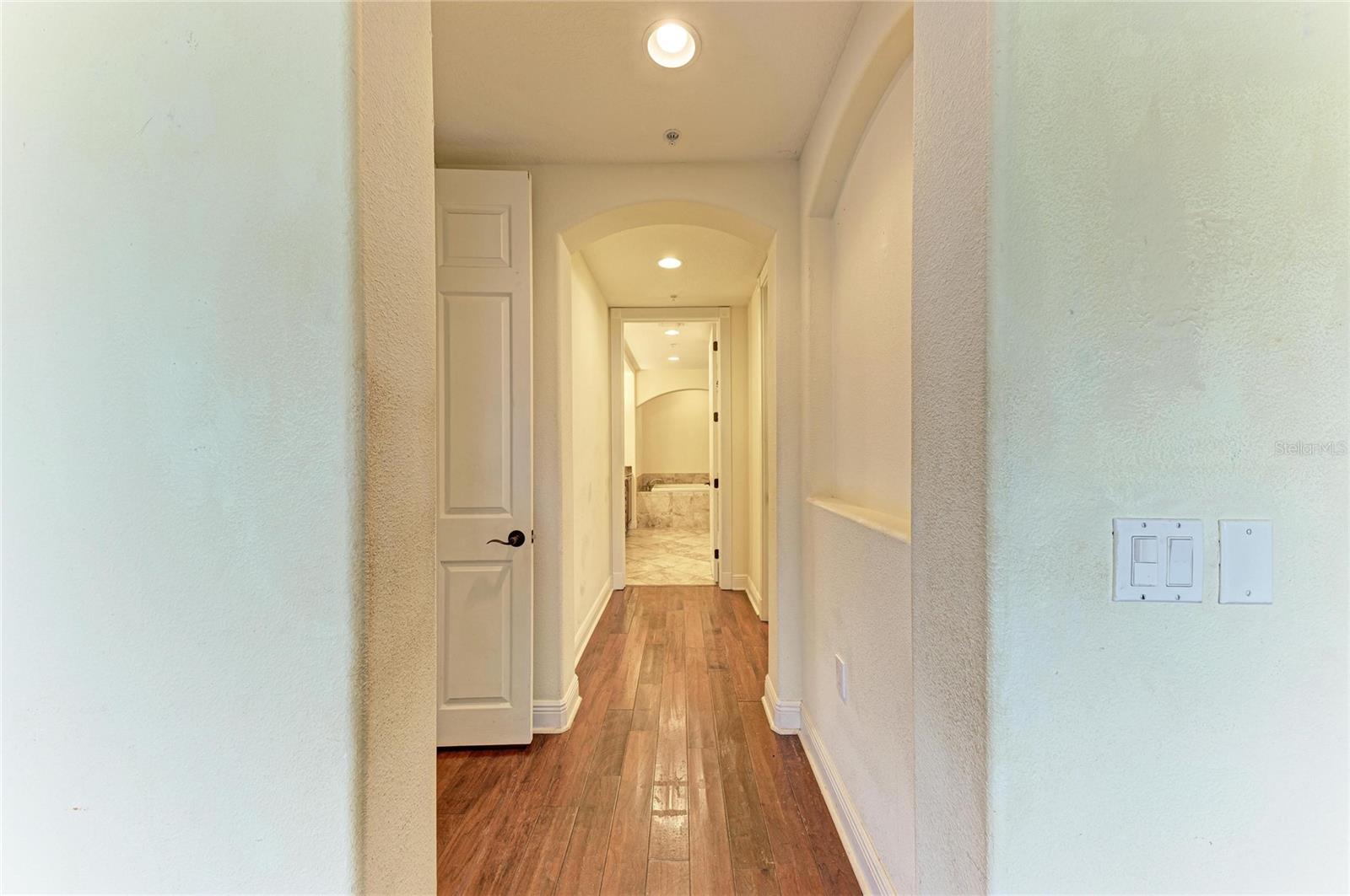 5200 MANORWOOD DR #2D