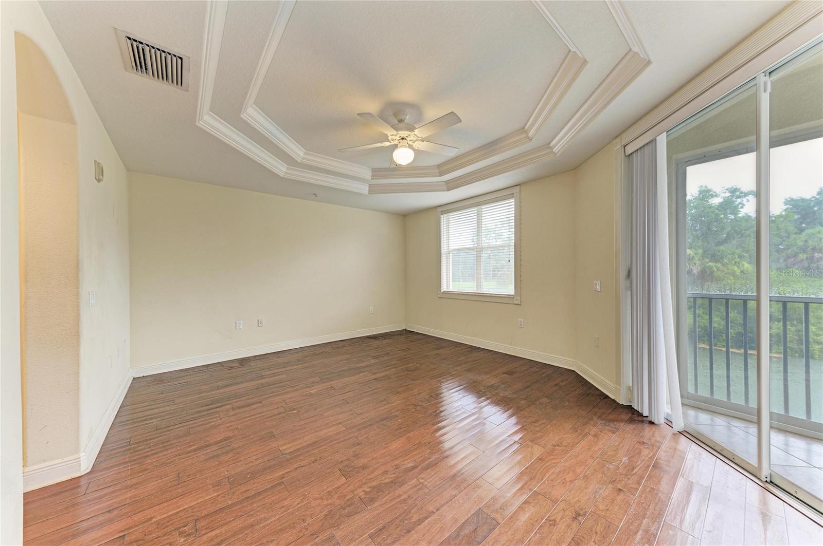 5200 MANORWOOD DR #2D