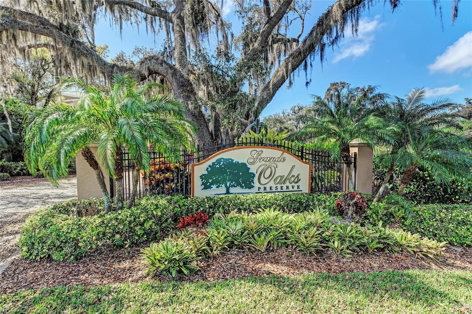 5200 MANORWOOD DR #2D