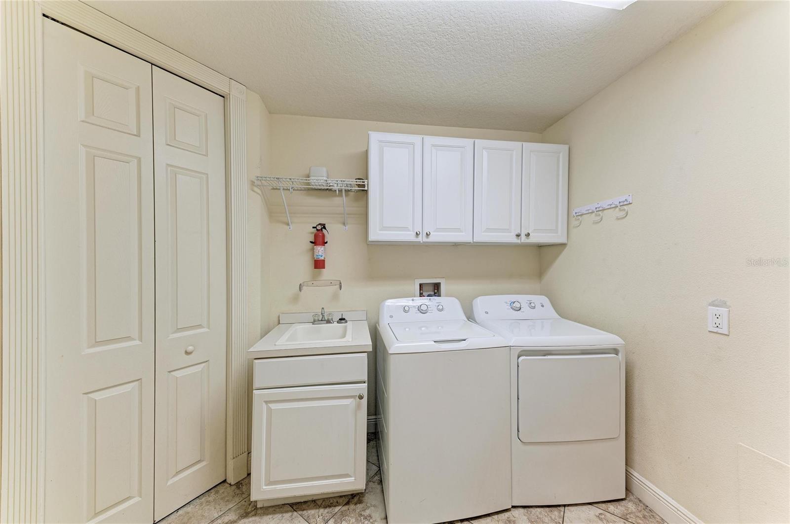 5200 MANORWOOD DR #2D