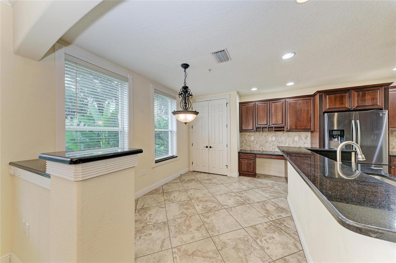 5200 MANORWOOD DR #2D