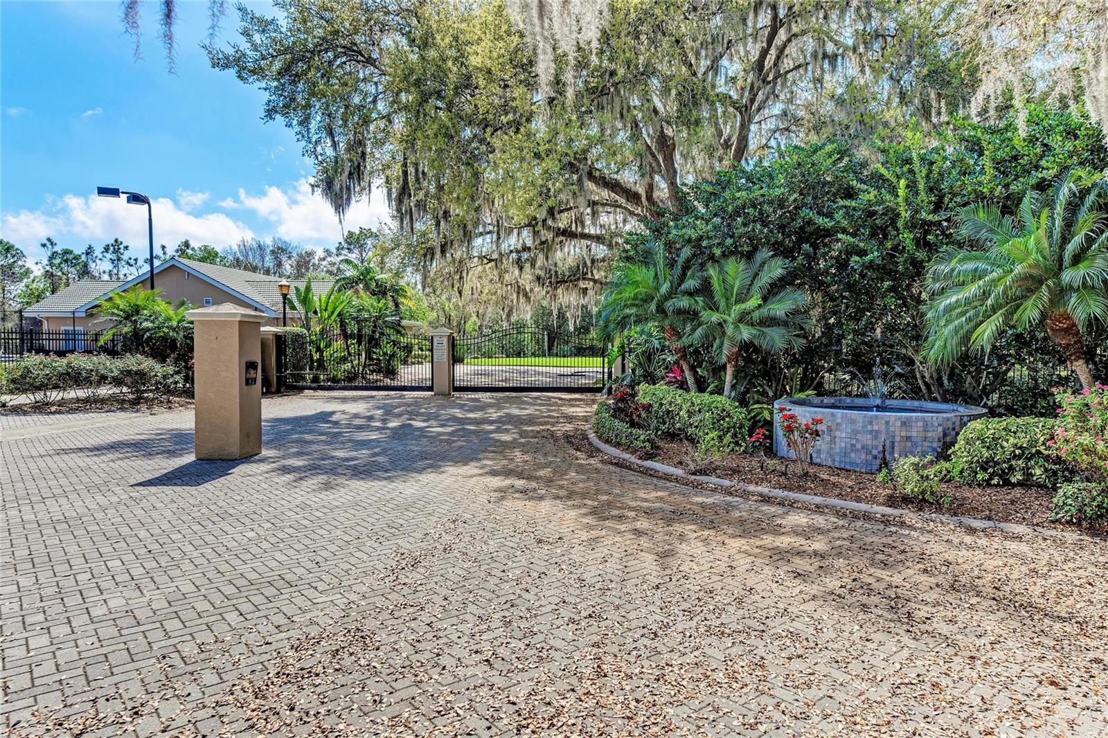 5200 MANORWOOD DR #2D
