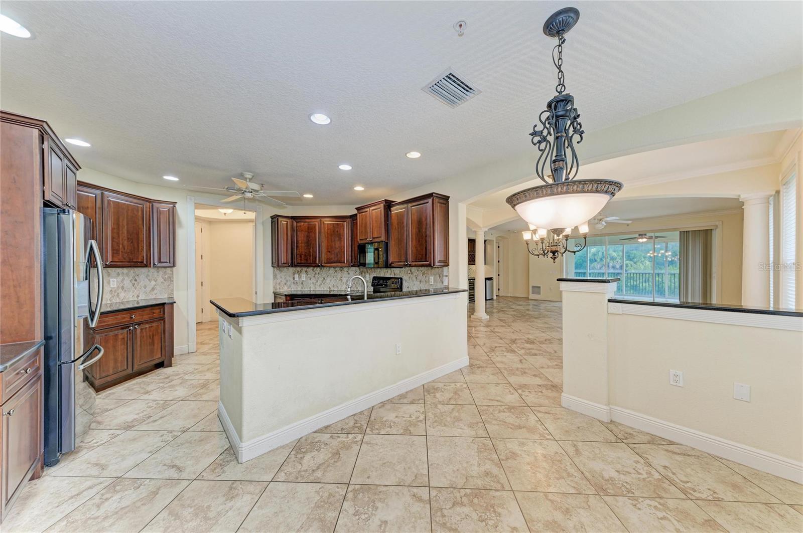 5200 MANORWOOD DR #2D