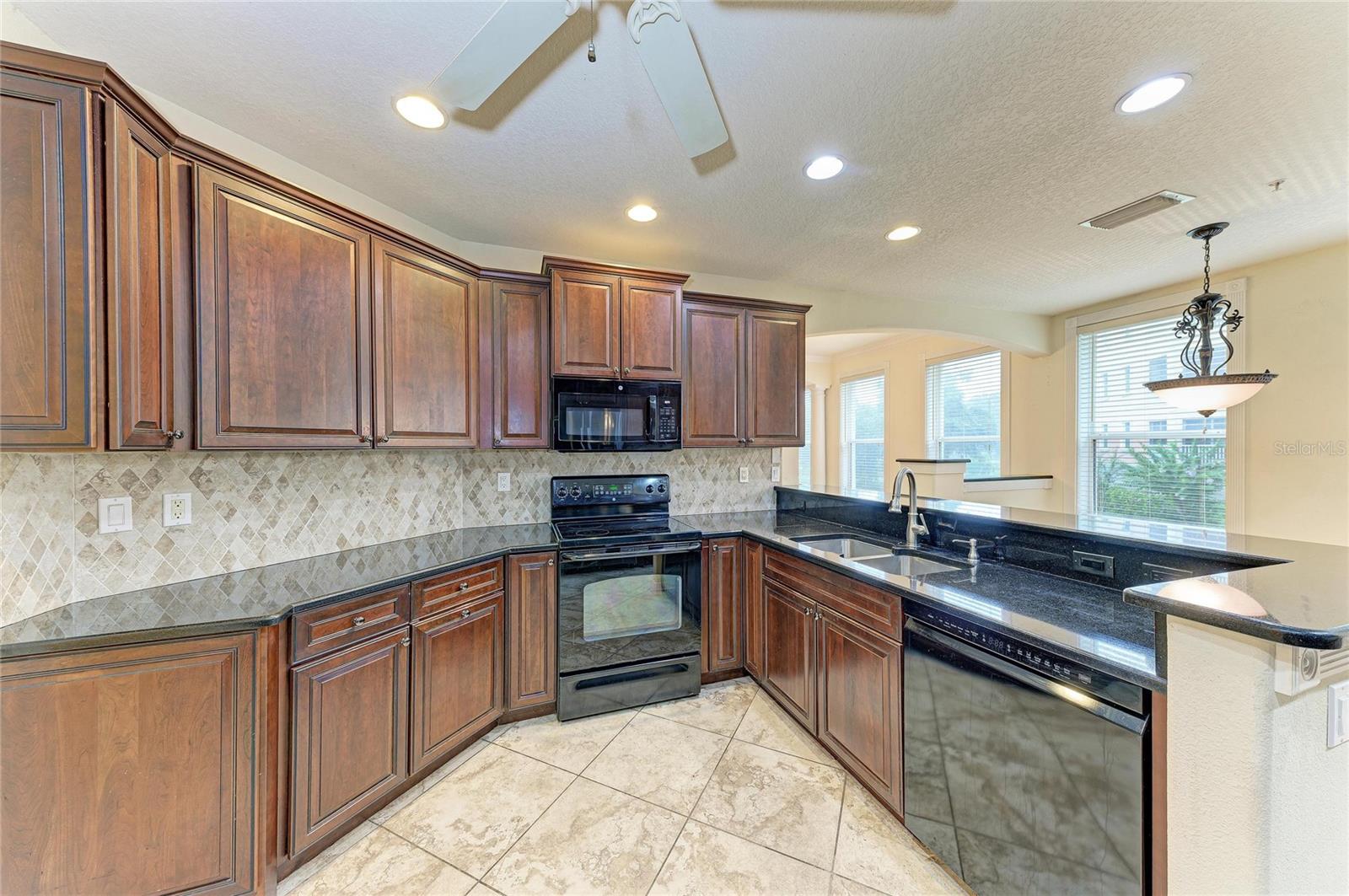 5200 MANORWOOD DR #2D