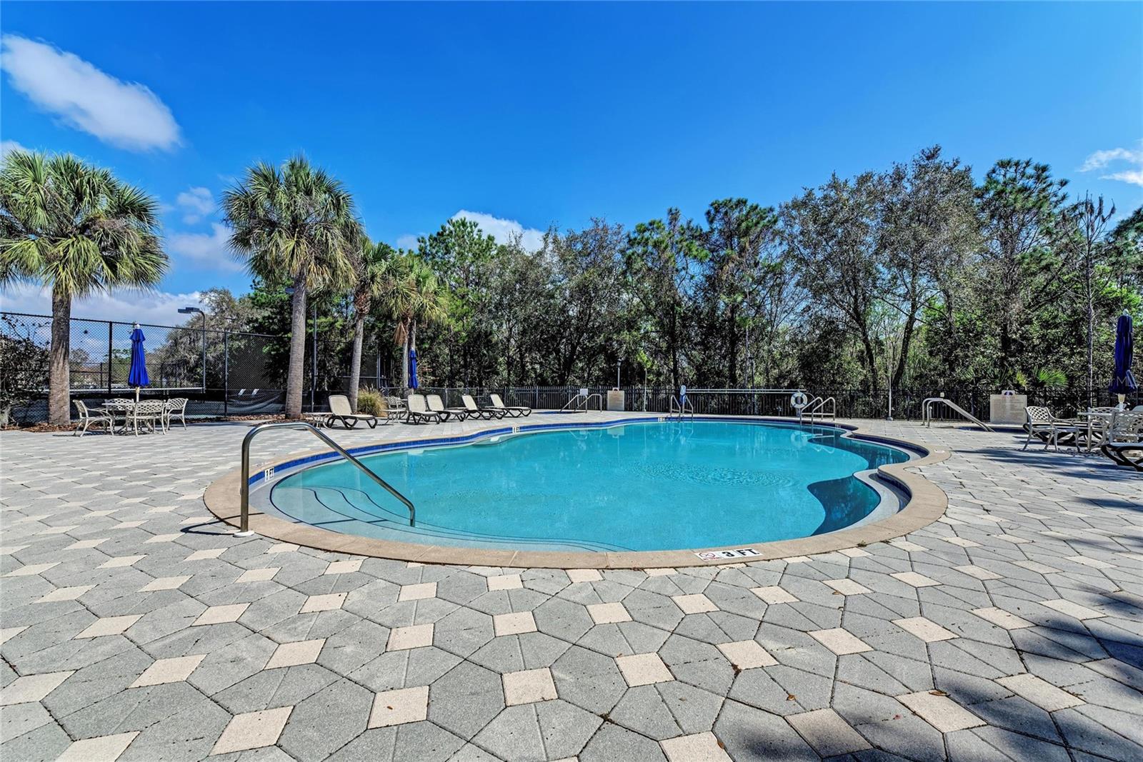 5200 MANORWOOD DR #2D