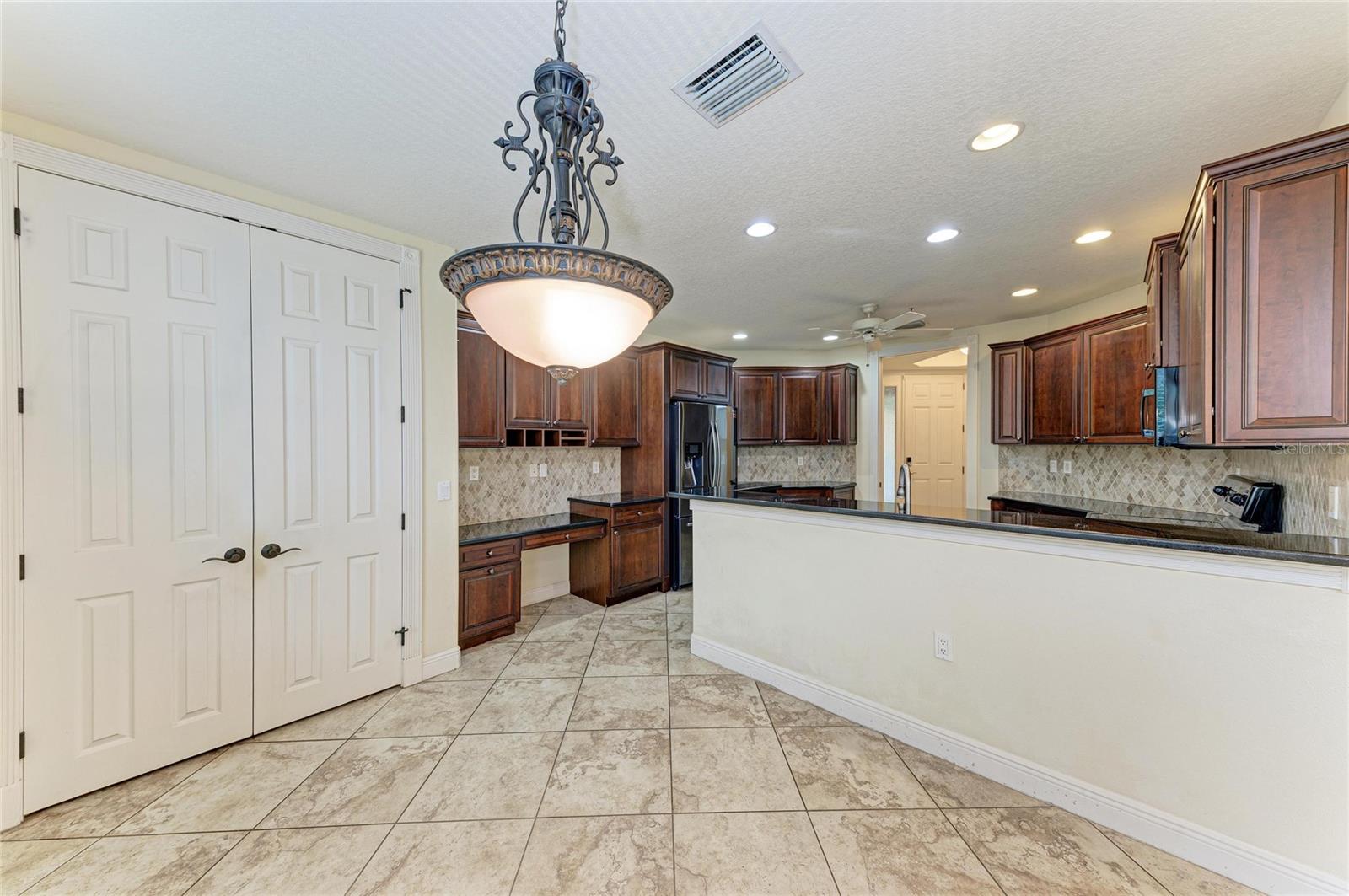 5200 MANORWOOD DR #2D