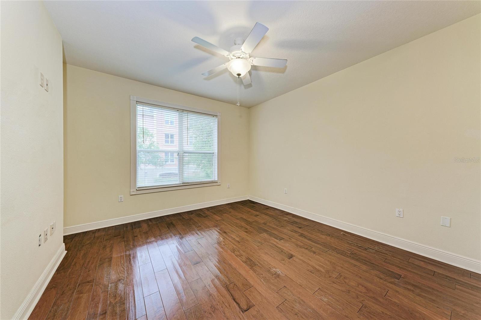 5200 MANORWOOD DR #2D