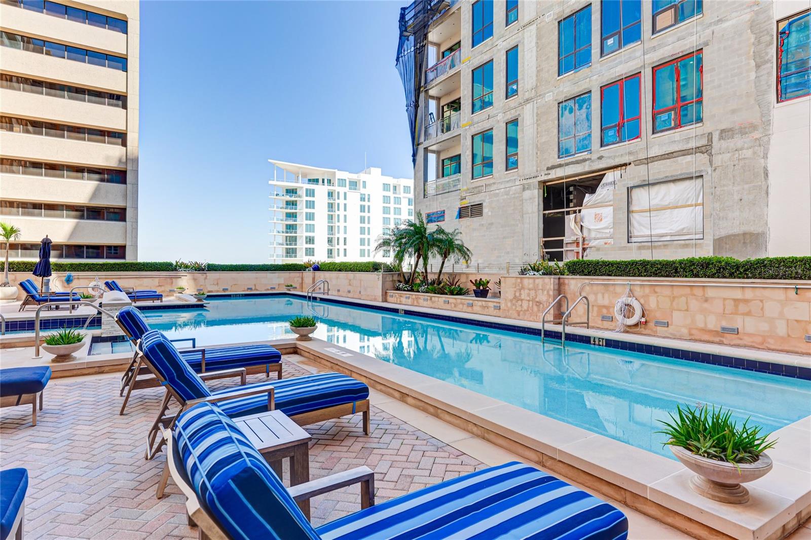 1350 MAIN ST #1503