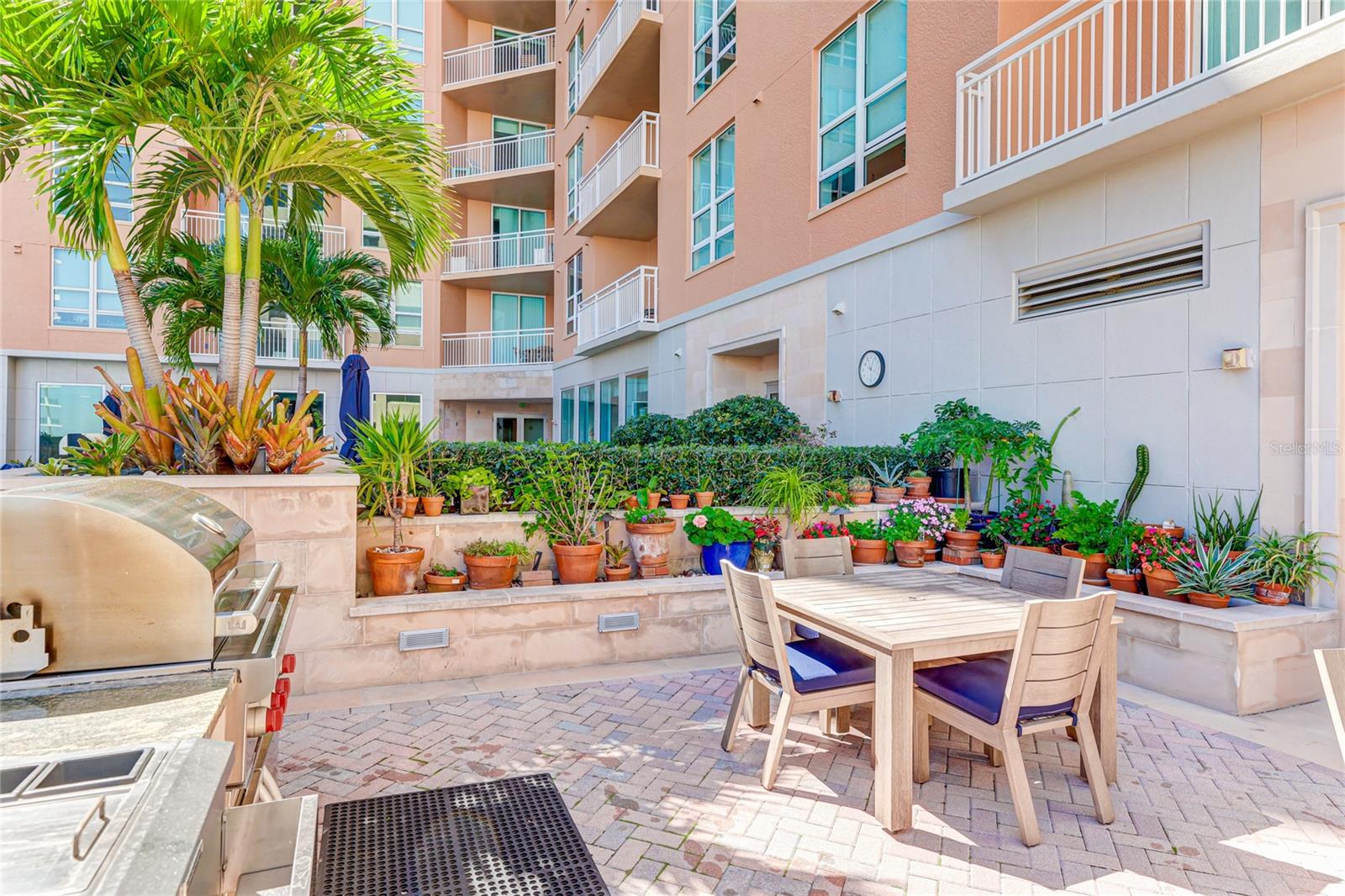 1350 MAIN ST #1503