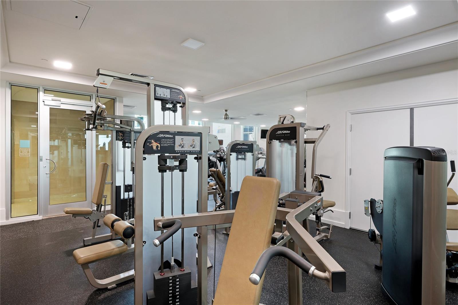 1350 MAIN ST #1503