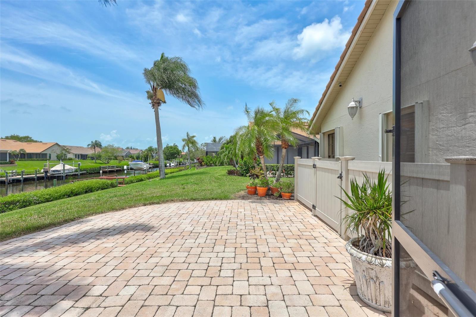 103 INLETS BLVD #103