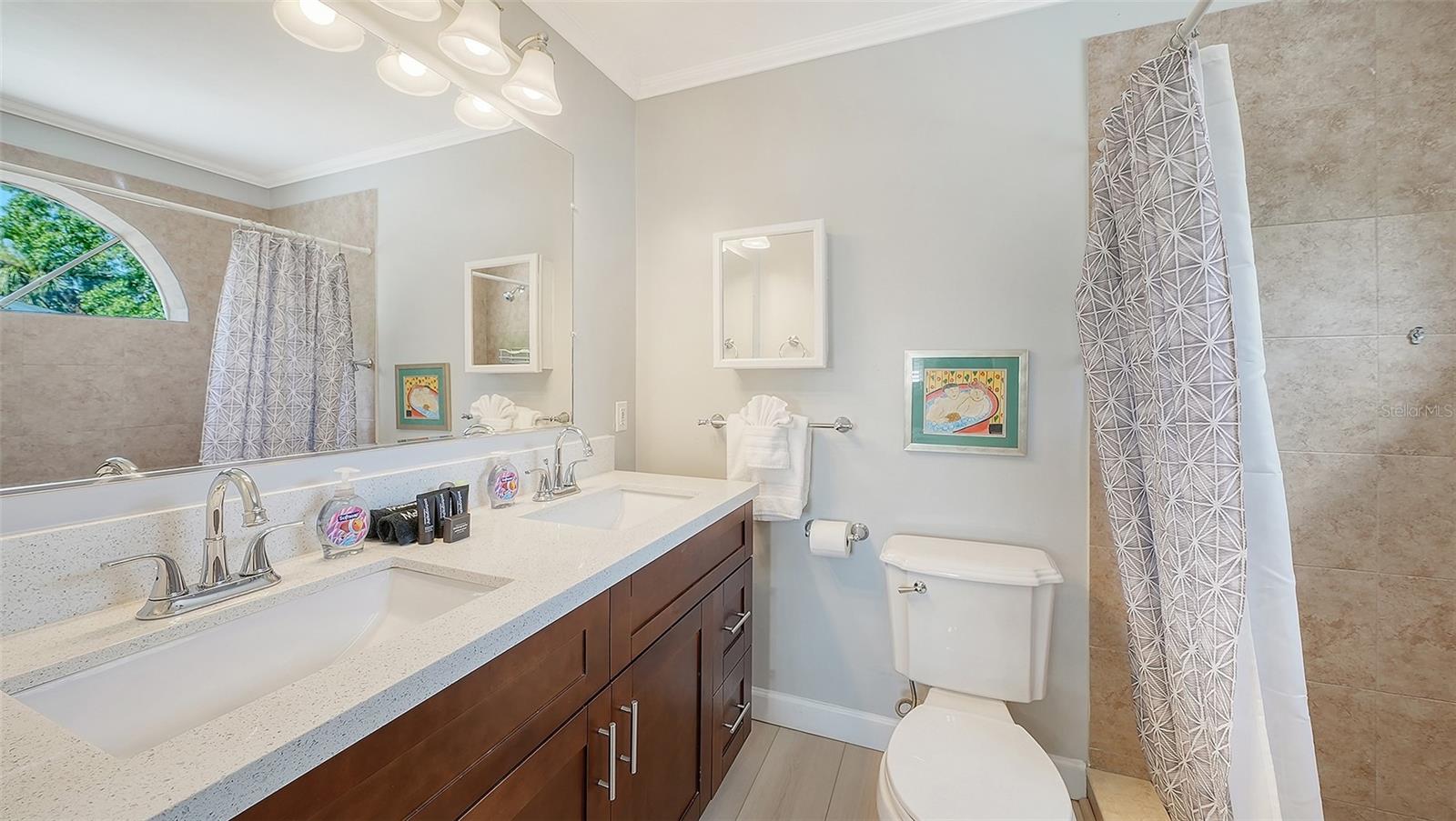 6515 COLONIAL DR