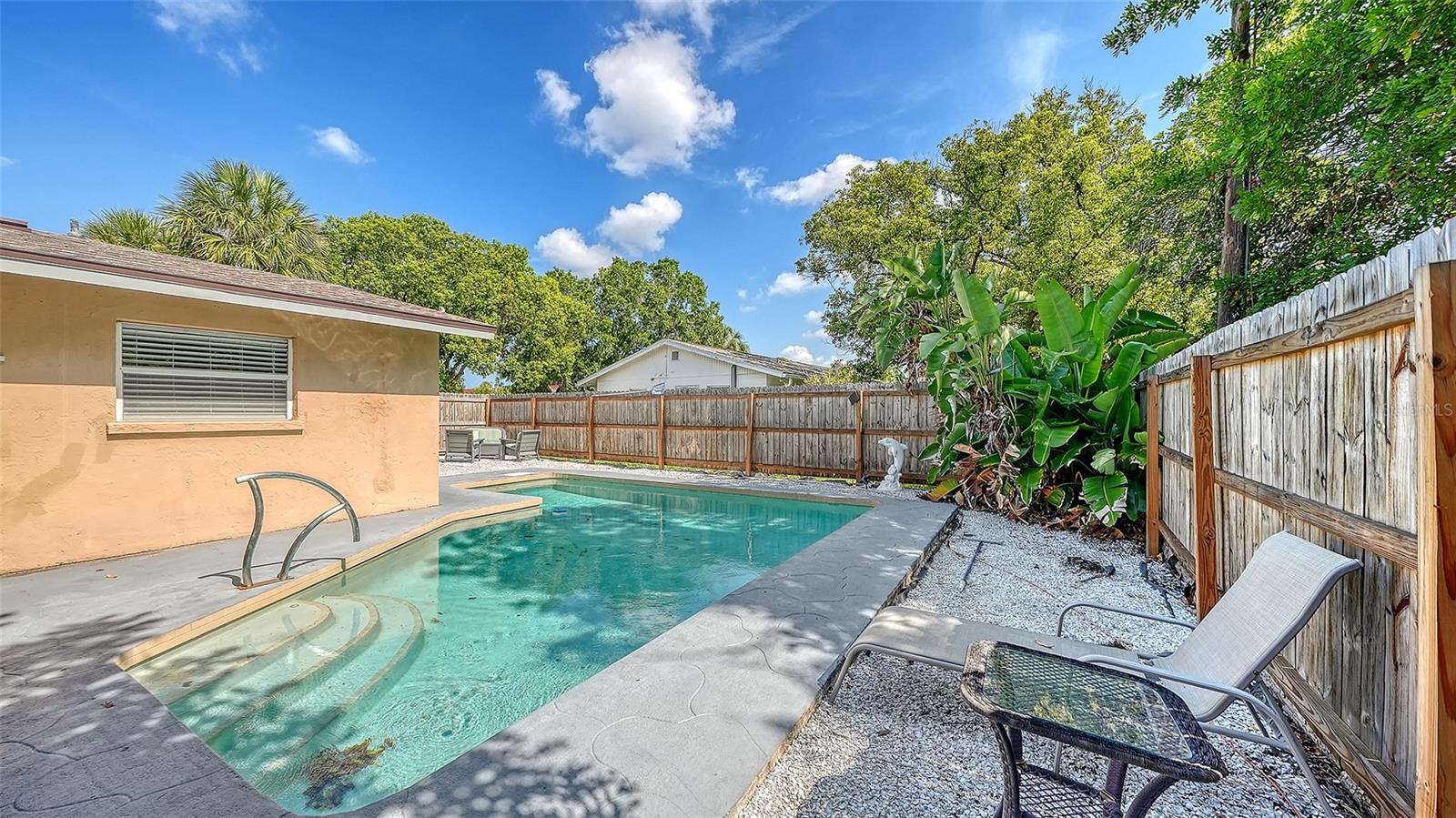 6515 COLONIAL DR