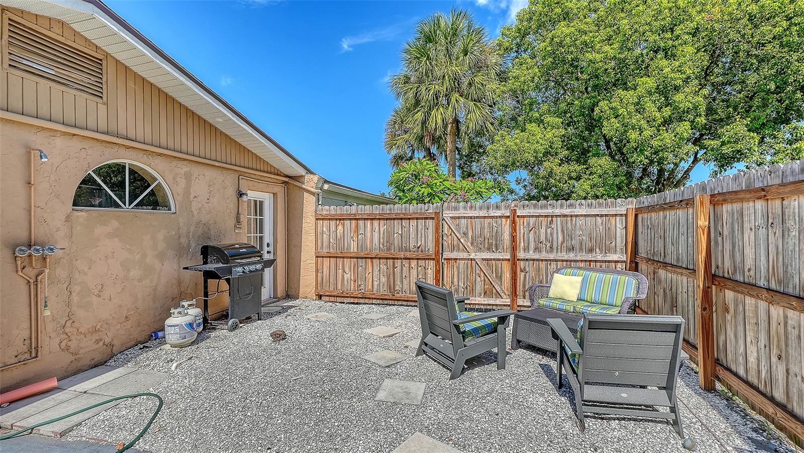 6515 COLONIAL DR