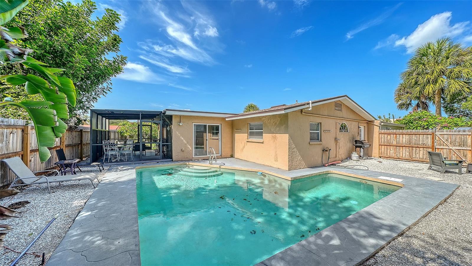 6515 COLONIAL DR