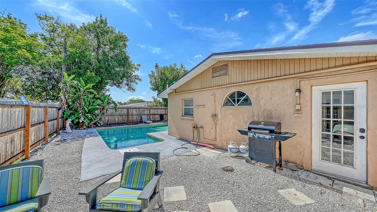 6515 COLONIAL DR