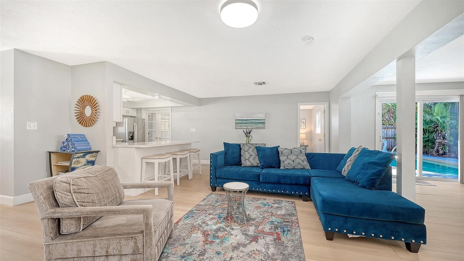 6515 COLONIAL DR
