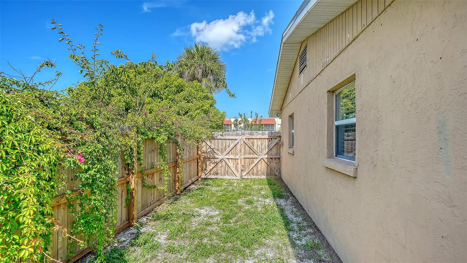 6515 COLONIAL DR