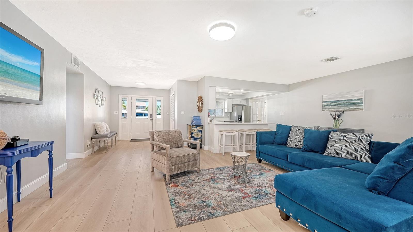 6515 COLONIAL DR