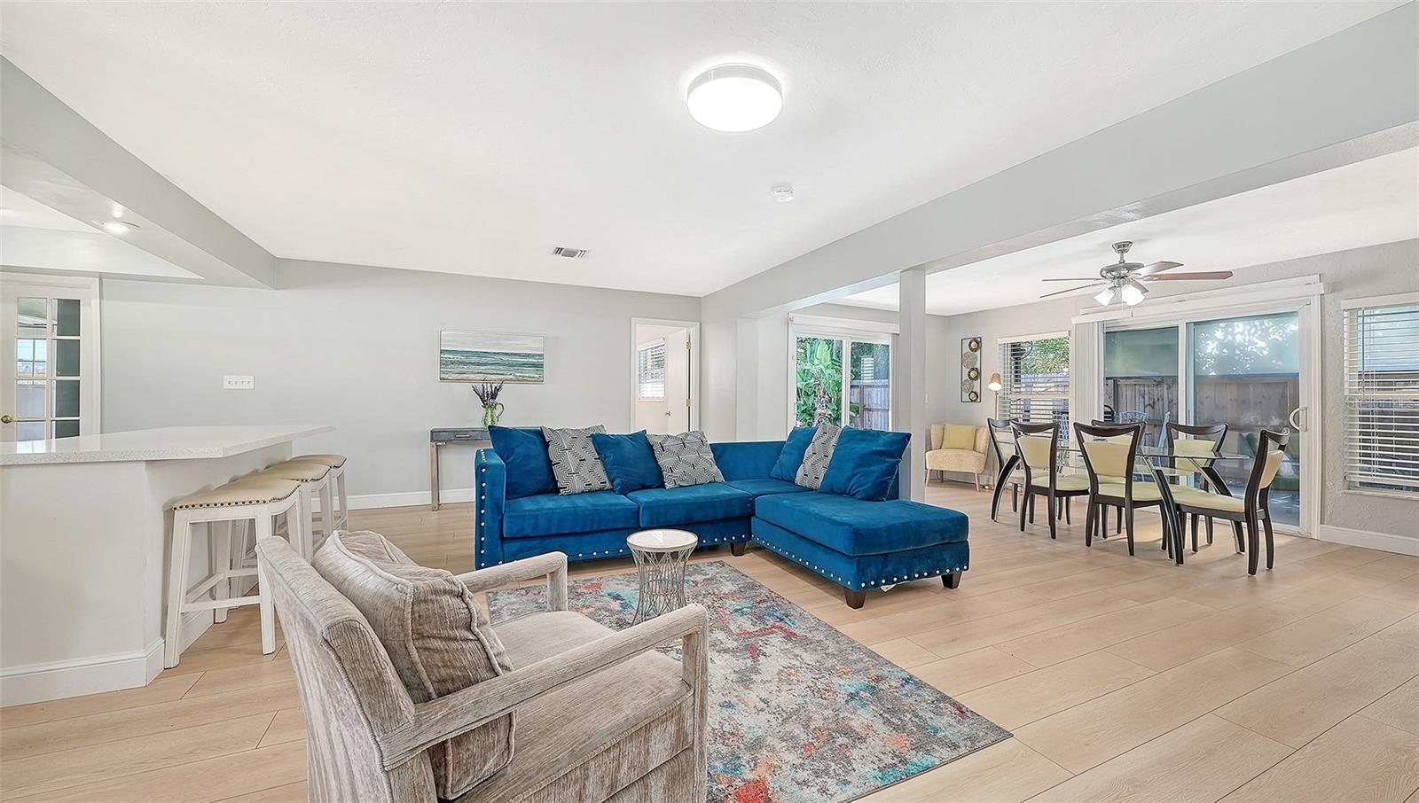 6515 COLONIAL DR