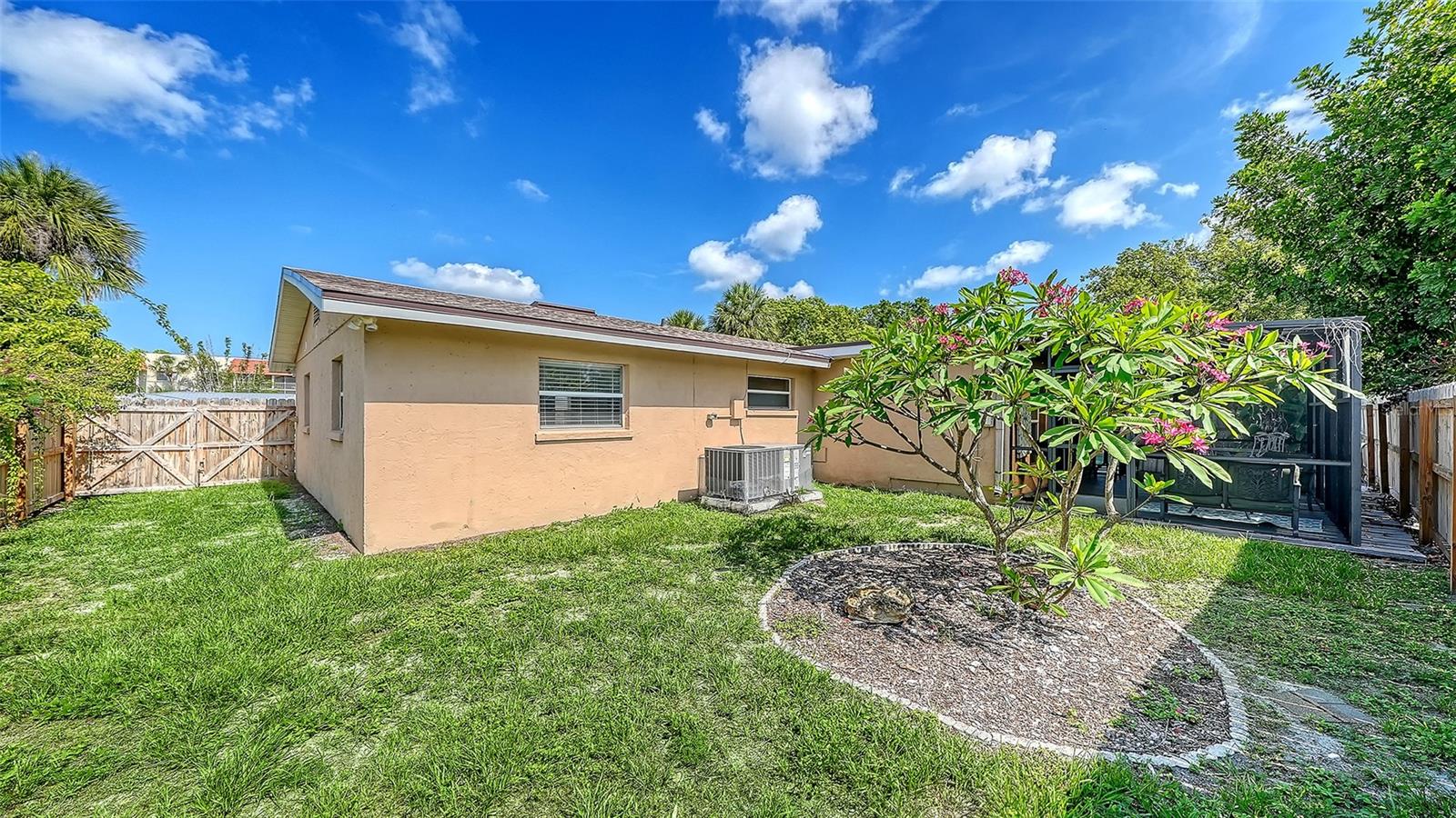 6515 COLONIAL DR