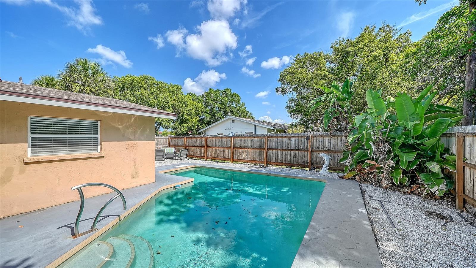 6515 COLONIAL DR