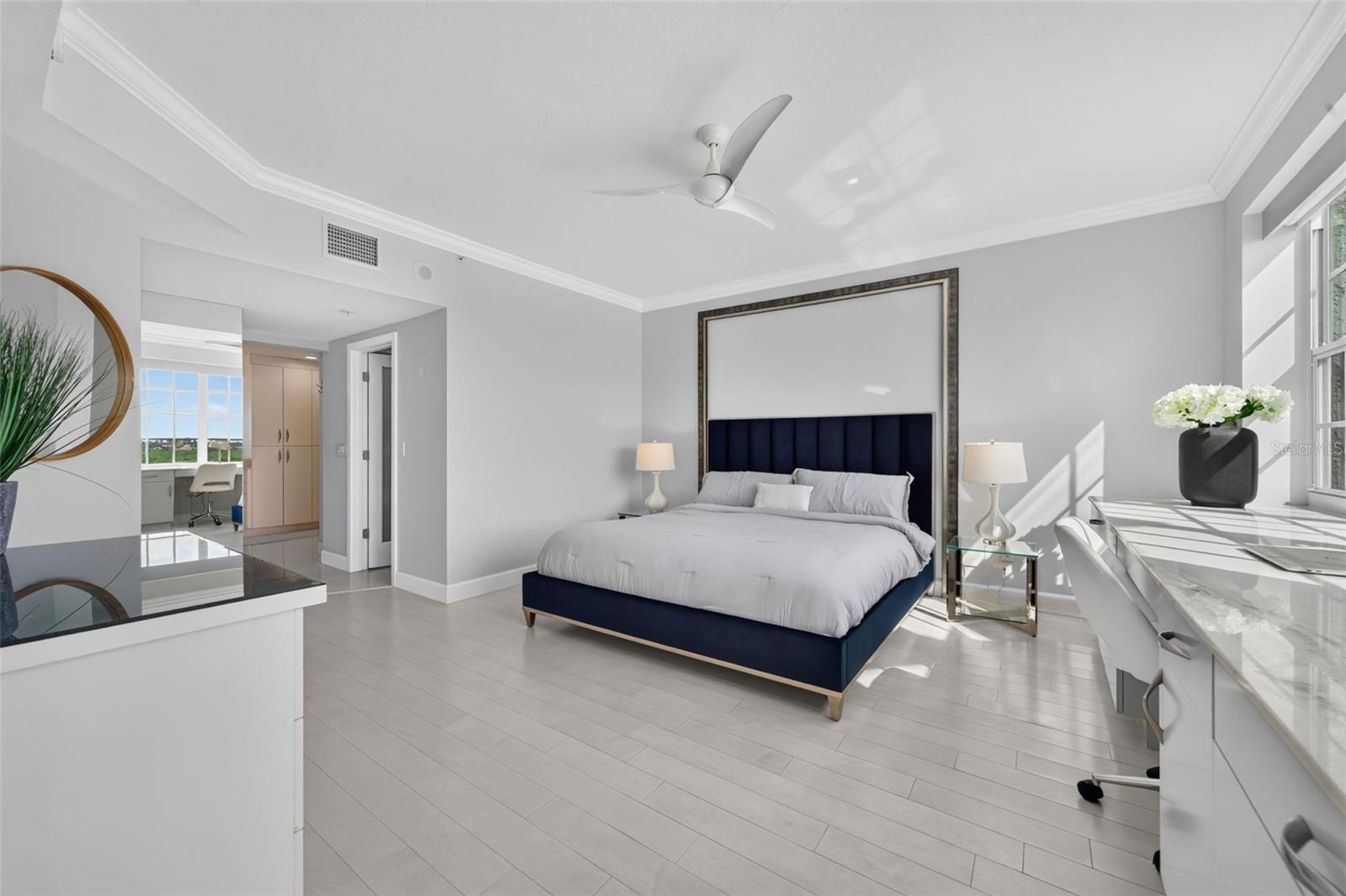 1280 DOLPHIN BAY WAY #402