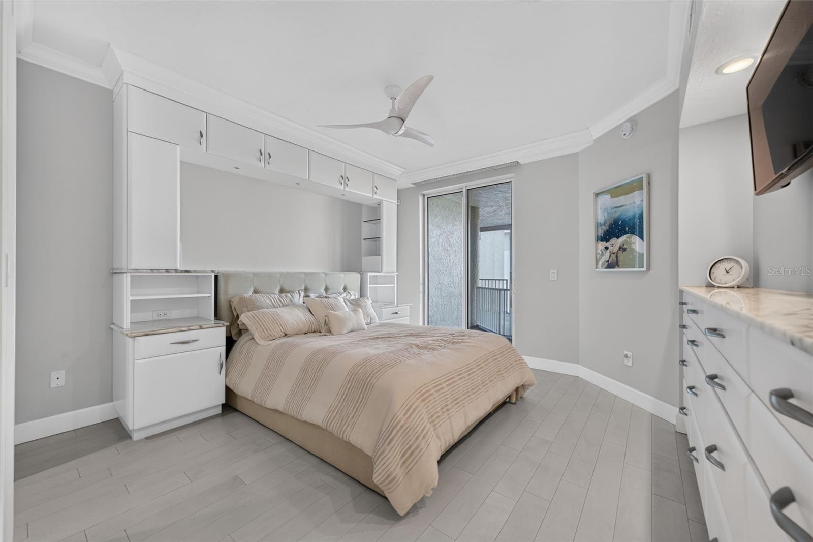 1280 DOLPHIN BAY WAY #402