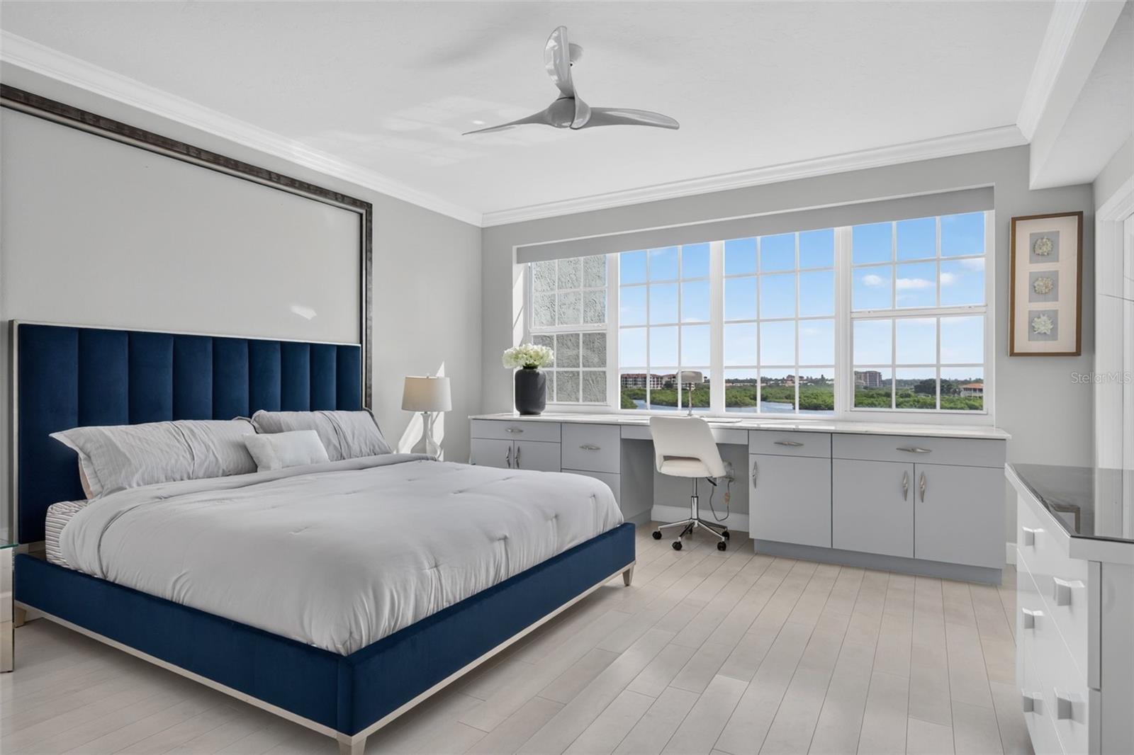 1280 DOLPHIN BAY WAY #402