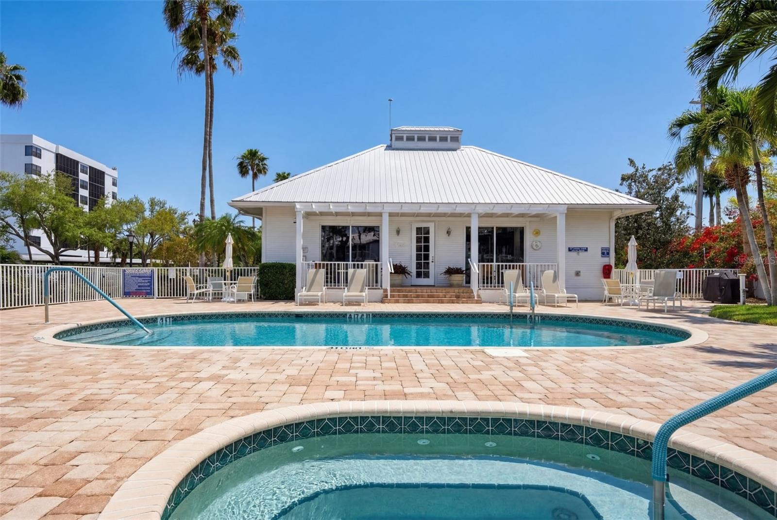 1280 DOLPHIN BAY WAY #402