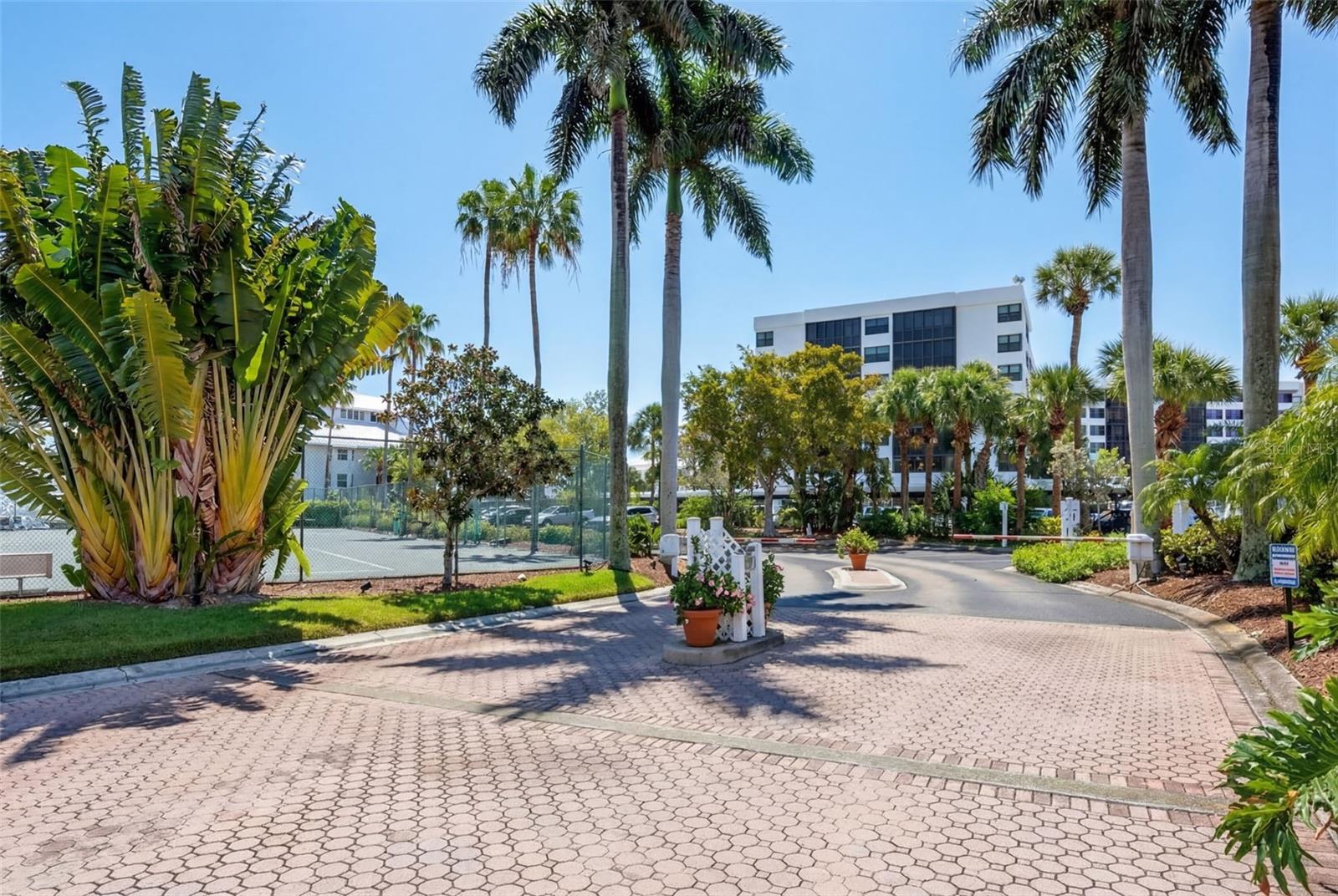 1280 DOLPHIN BAY WAY #402