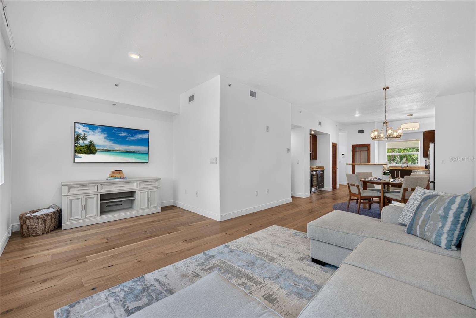 433 CENTRAL AVE