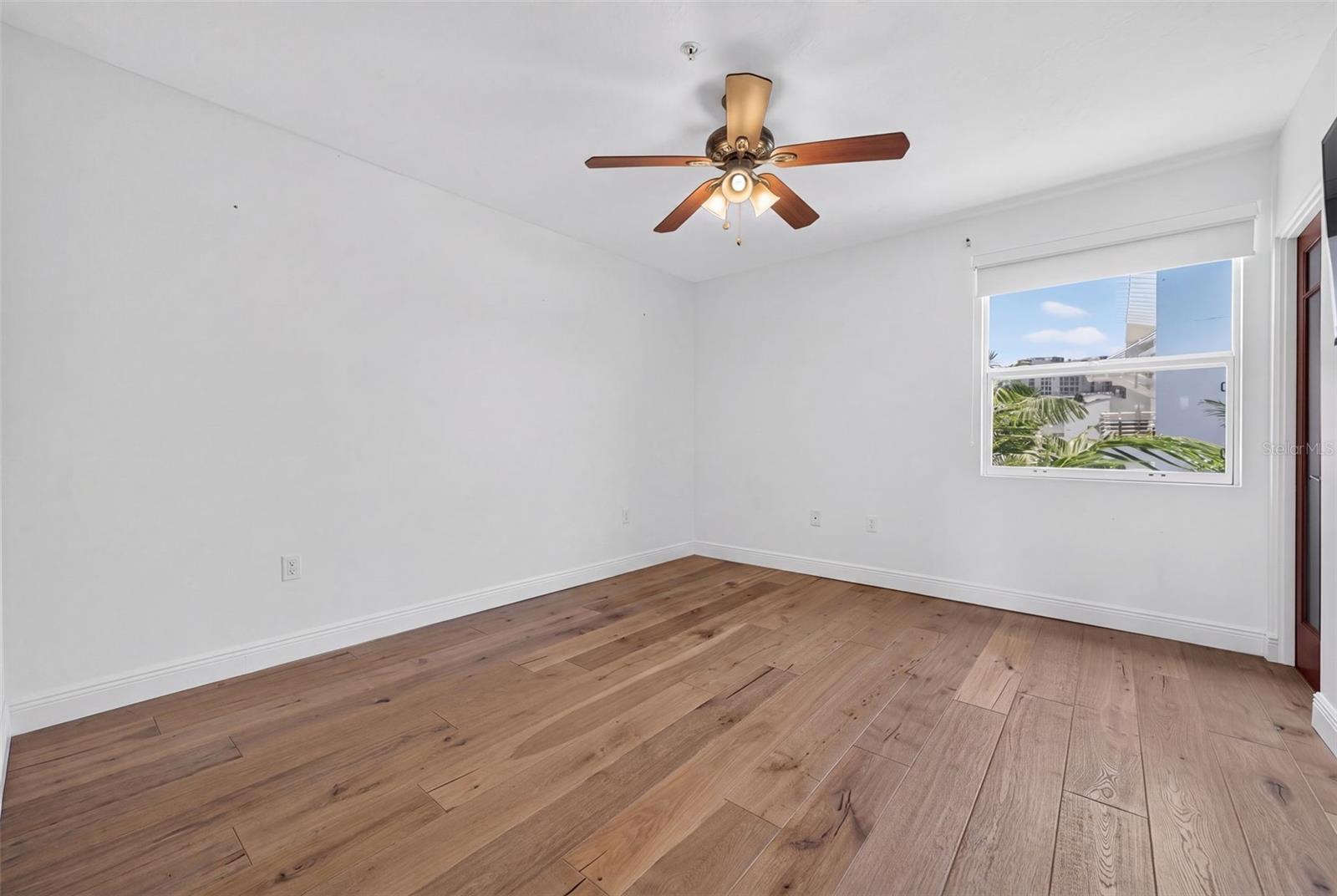 433 CENTRAL AVE