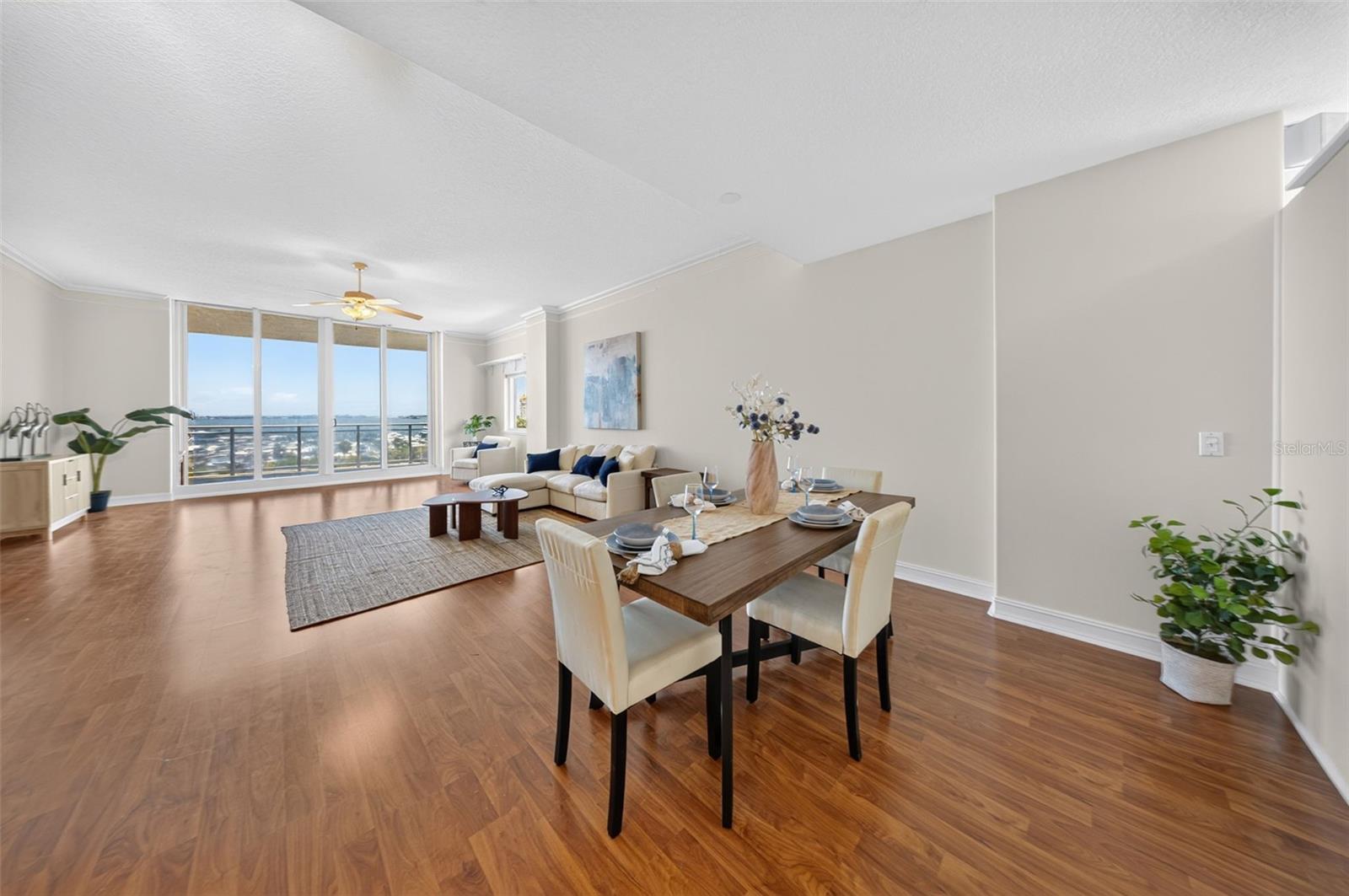 1233 N GULFSTREAM AVE #401