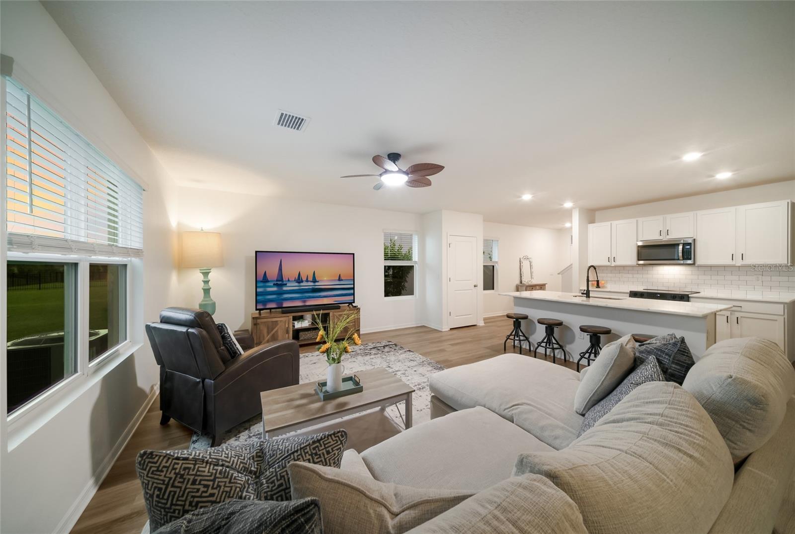 3471 HILLTOP CIR