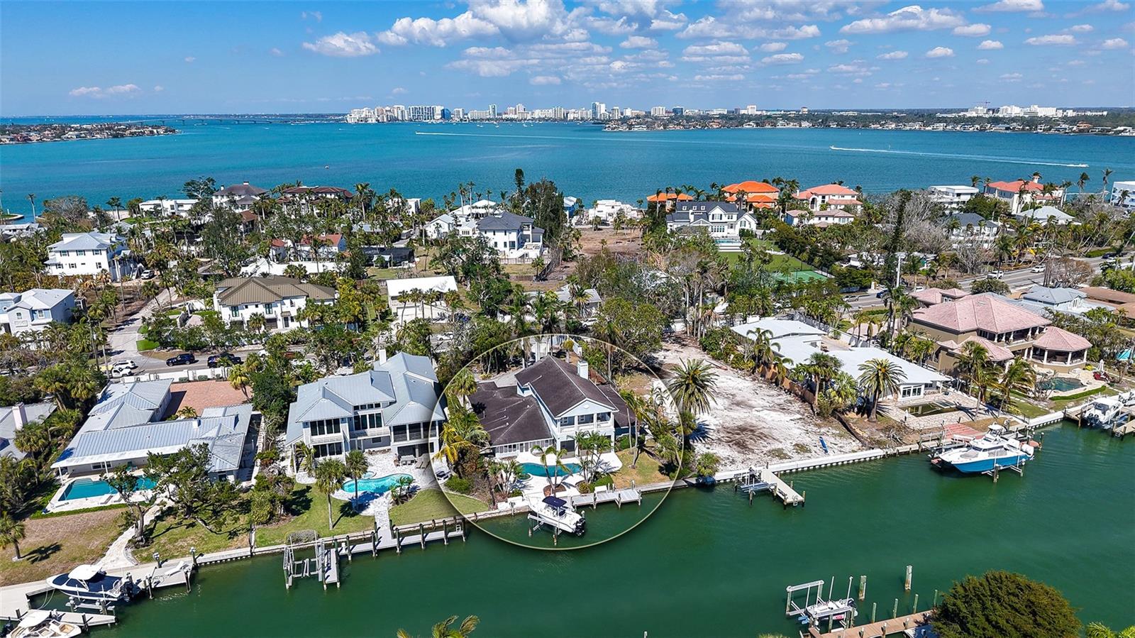 732 SIESTA DR