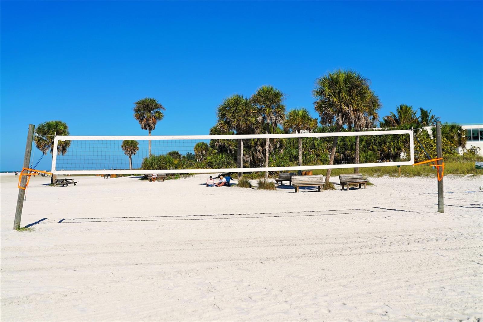 732 SIESTA DR