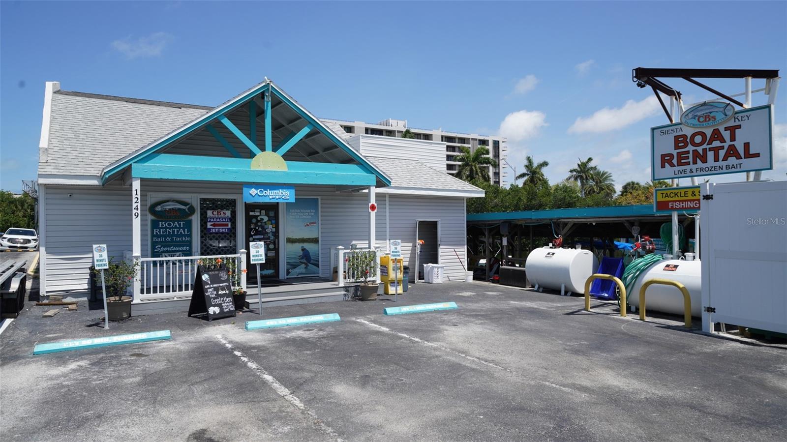 732 SIESTA DR