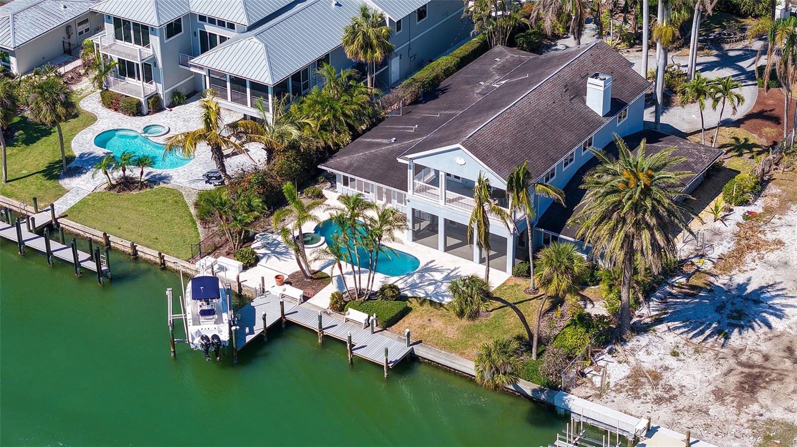 732 SIESTA DR