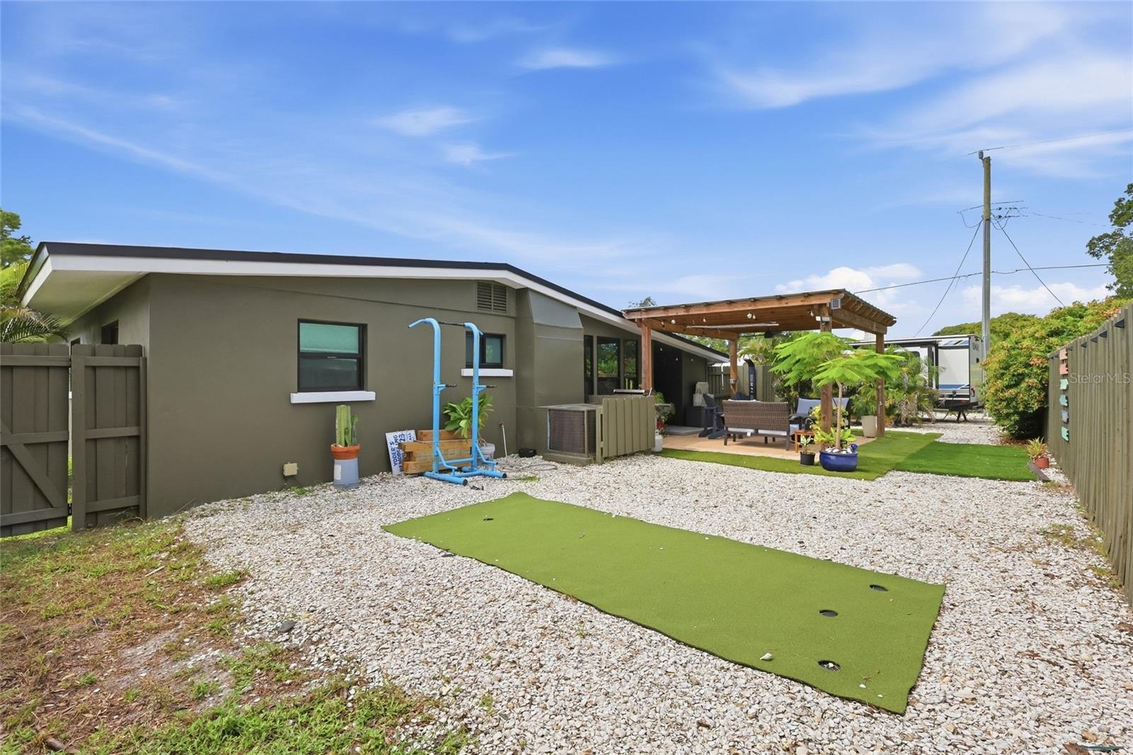 5055 LAHAINA DR