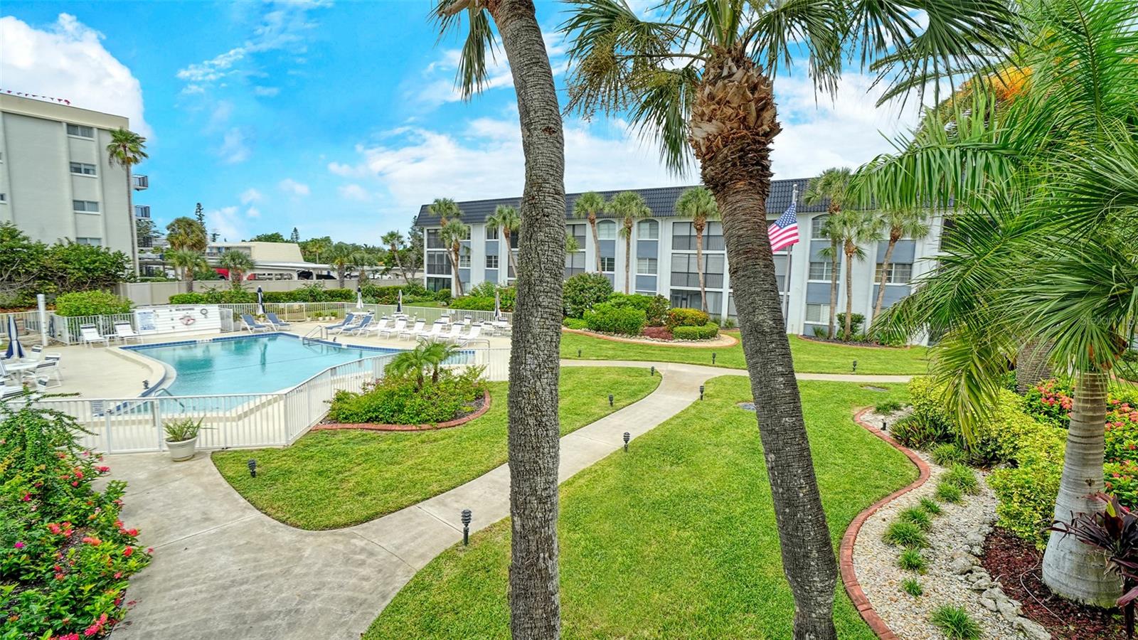 5600 BEACH WAY DR #207