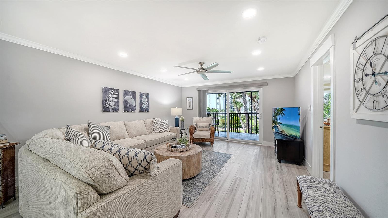 5600 BEACH WAY DR #207