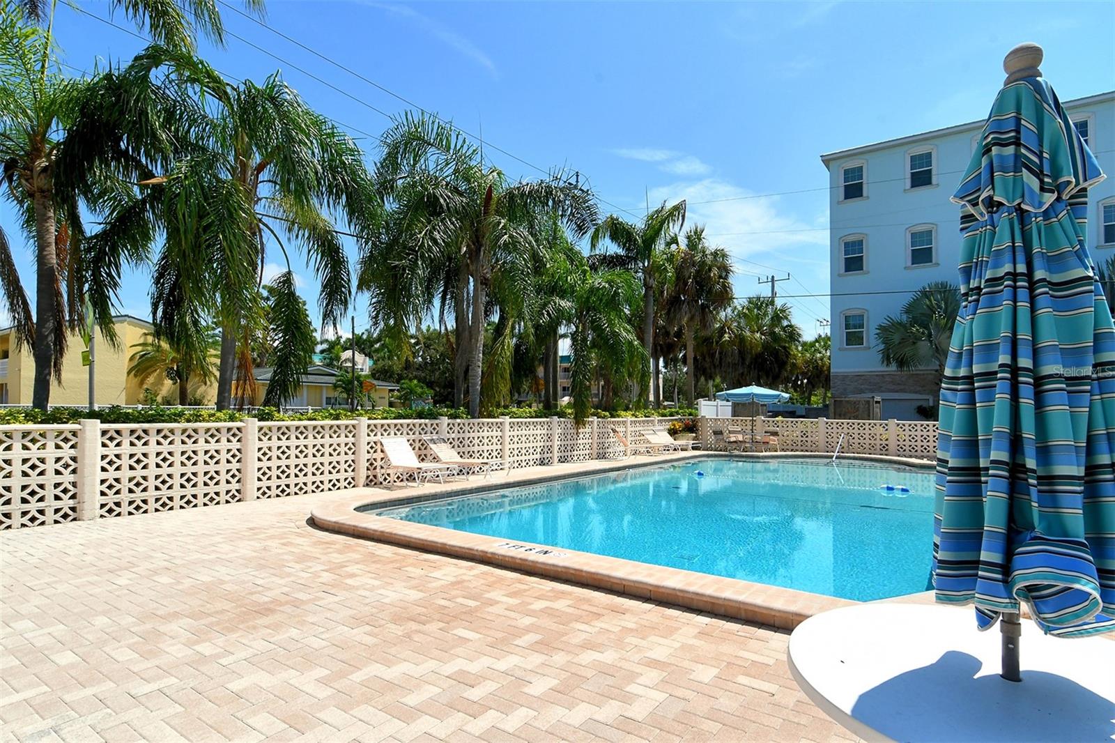5950 MIDNIGHT PASS RD #201