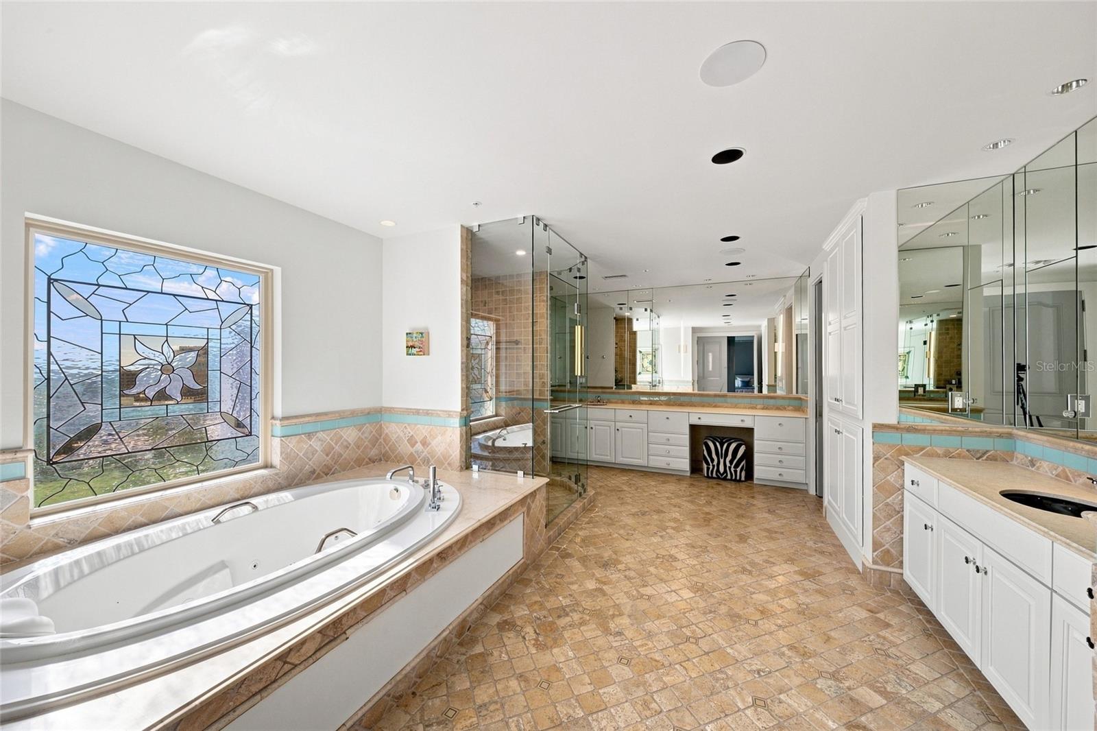 1111 RITZ CARLTON DR #1704