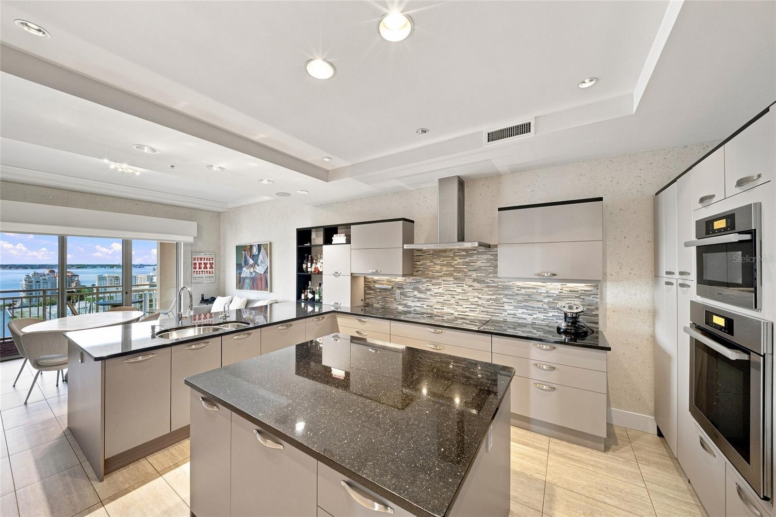 1111 RITZ CARLTON DR #1704