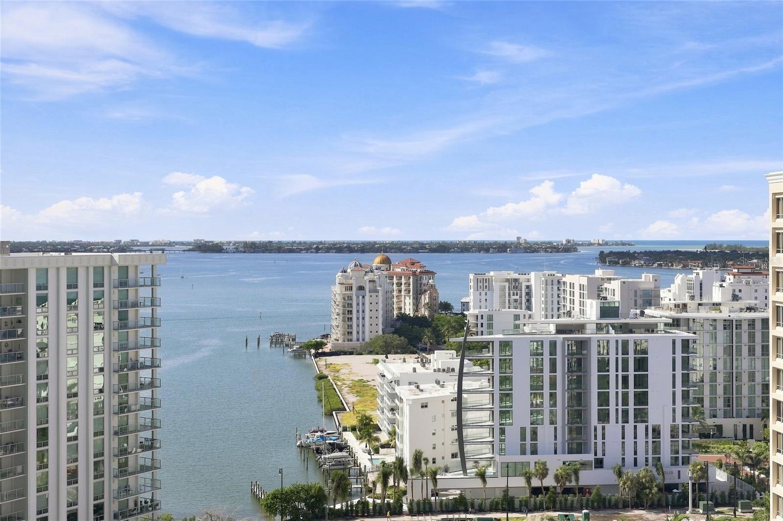 1111 RITZ CARLTON DR #1704