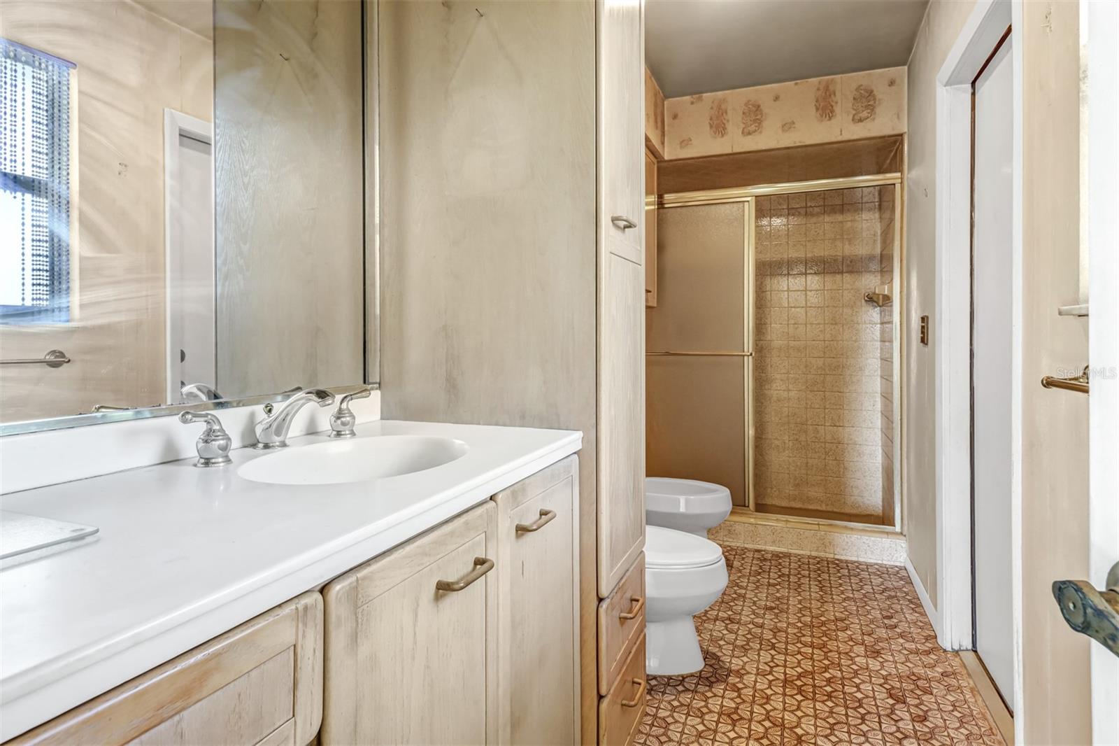 2817 CORAL WAY